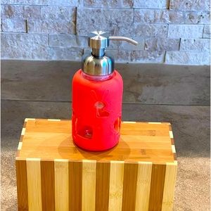 NWOT - GROVE COLLABORATIVE SOAP DISPENSER